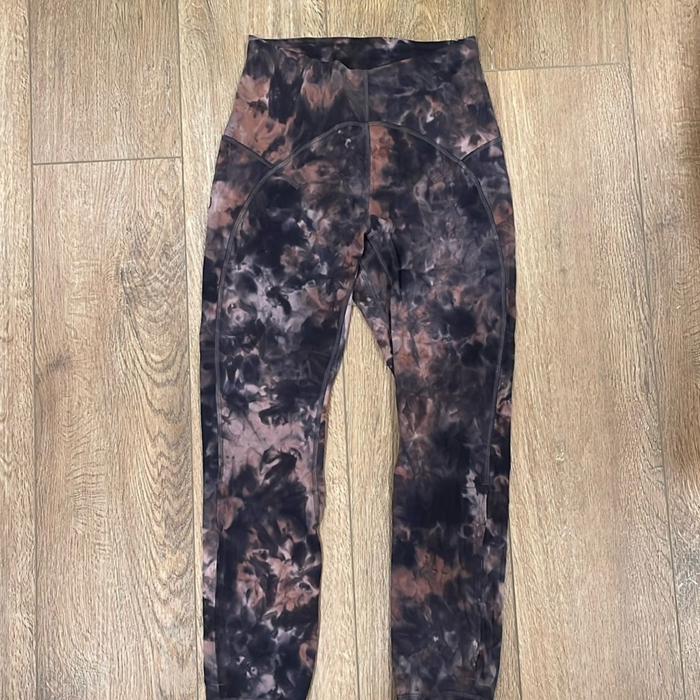 Lululemon cropped leggings
